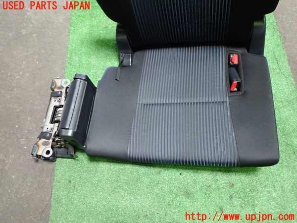 1UPJ-9241557235]ヴォクシー(ノア)(ZRR80W)右3列目シート 中古_3