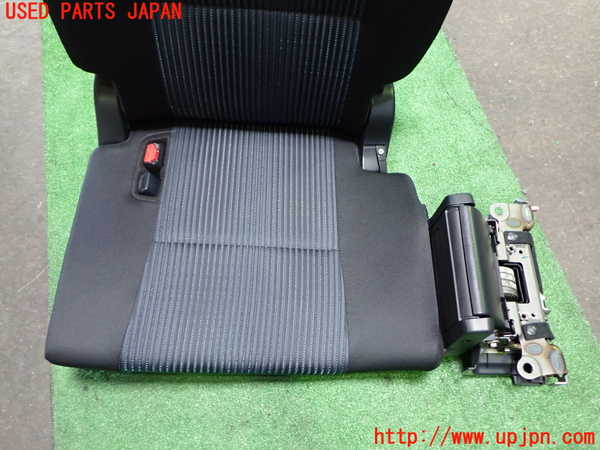 1UPJ-9241557265]ヴォクシー(ノア)(ZRR80W)左3列目シート 中古_3