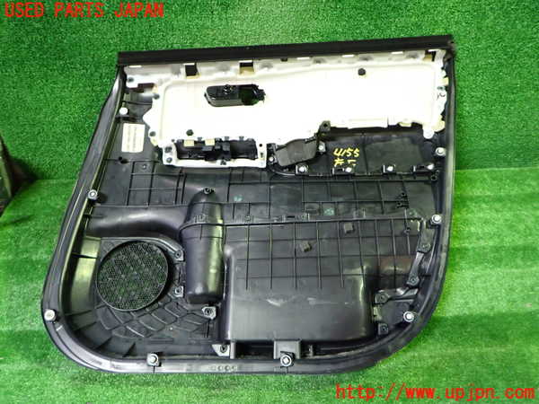 1UPJ-9241551264]ヴォクシー(ノア)(ZRR80W)左前ドア内張り 中古_4
