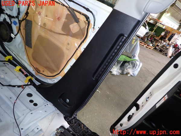 1UPJ-9241557665]ヴォクシー(ノア)(ZRR80W)右センターピラートリム 中古_3