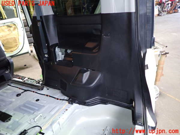 1UPJ-9241557675]ヴォクシー(ノア)(ZRR80W)右リアピラートリム 中古_4