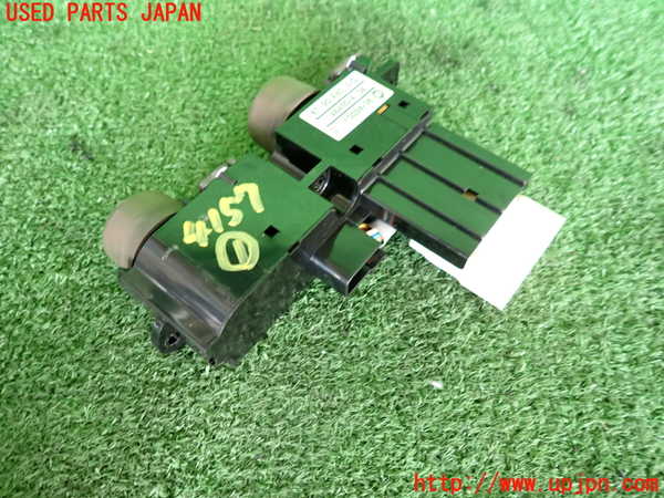 2UPJ-9241576306]ソアラ(JZZ31)スイッチ1 中古 (TEMP PUSH AUTO / VOL POWER)_2