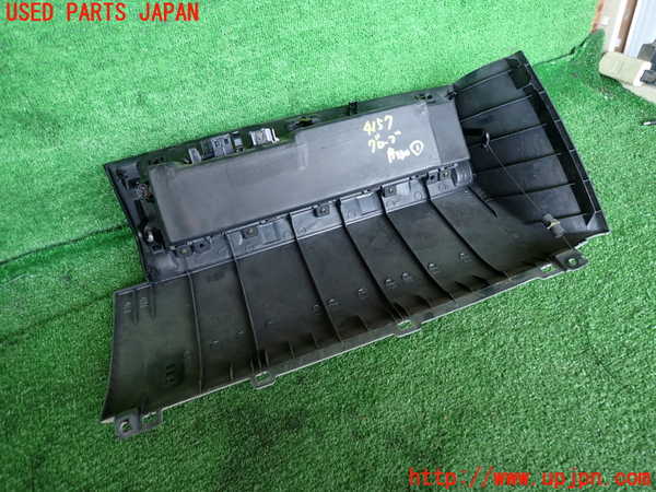 2UPJ-9241577516]ソアラ(JZZ31)グローブボックス1 中古_4