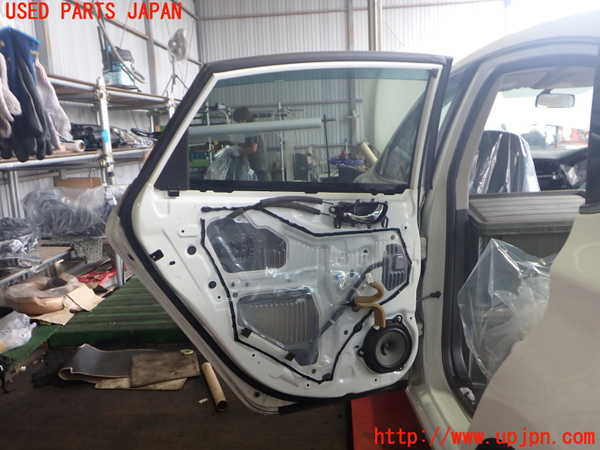 2UPJ-9241581320]シルフィ(TB17)左後ドア 中古 (NISSAN 43R-009649)_4