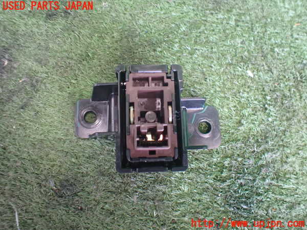 2UPJ-9241586306]シルフィ(TB17)スイッチ1 中古 (トランクオープナー）_2