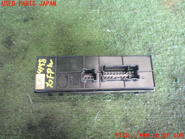 2UPJ-9241586240]シルフィ(TB17)右前パワーウィンドウスイッチ 中古_2