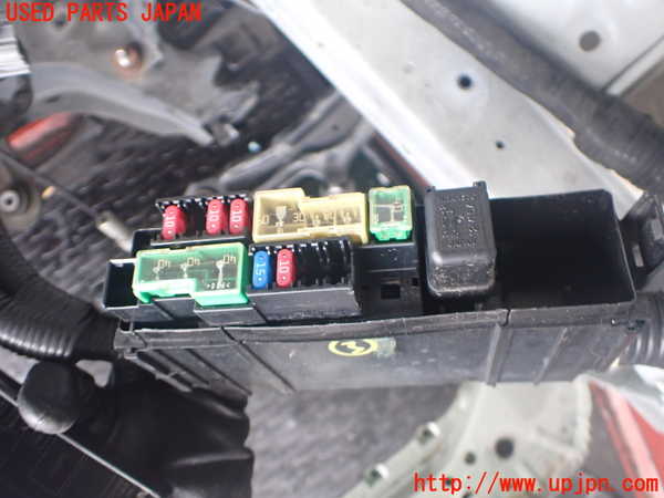 2UPJ-9241586743]シルフィ(TB17)ヒューズボックス3 中古　（エンジンルーム 助手席側）_3