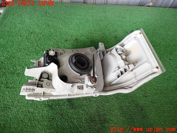 2UPJ-9241591130]ハイエースバン200系(KDH200V)右ヘッドライト ハロゲン ジャンク_4