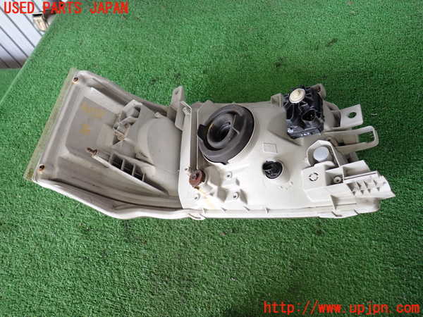 2UPJ-9241591132]ハイエースバン200系(KDH200V)左ヘッドライト ハロゲン 中古_3