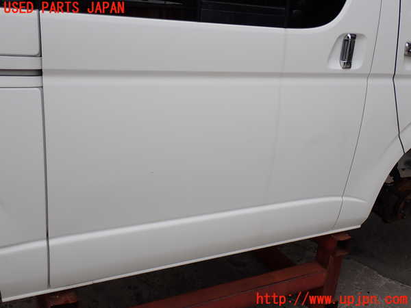 2UPJ-9241591290]ハイエースバン200系(KDH200V)右後ドア 中古 ASAHI M2L3 43R-007953_3