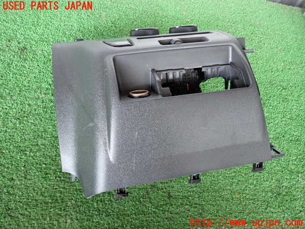 2UPJ-9241596066]ハイエースバン200系(KDH200V)エアコンスイッチ1 中古_2