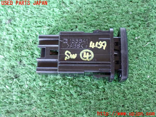 2UPJ-9241596309]ハイエースバン200系(KDH200V)スイッチ4(AC100V) 中古_2