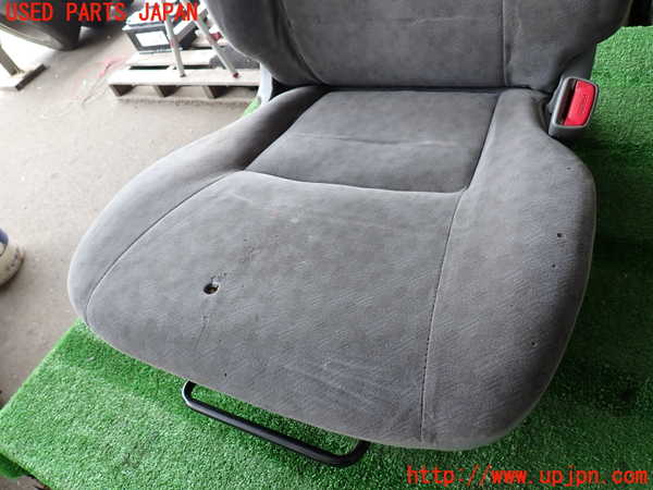 2UPJ-9241597035]ハイエースバン200系(KDH200V)運転席シート 中古_2