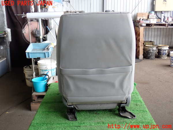 2UPJ-9241597035]ハイエースバン200系(KDH200V)運転席シート 中古_4