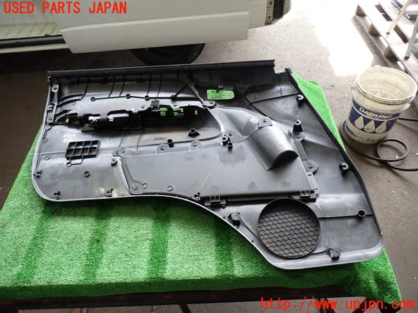2UPJ-9241591234]ハイエースバン200系(KDH200V)右前ドア内張り 中古_5