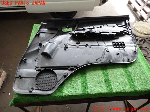 2UPJ-9241591264]ハイエースバン200系(KDH200V)左前ドア内張り 中古_5