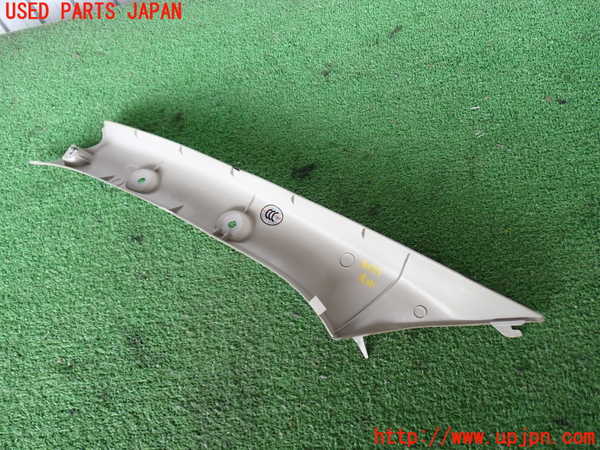 2UPJ-9241597655]ハイエースバン200系(KDH200V)右フロントピラートリム 中古_4