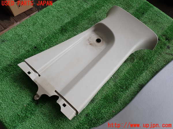 2UPJ-9241597665]ハイエースバン200系(KDH200V)右センターピラートリム 中古_2
