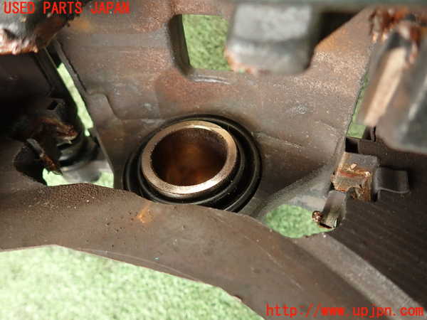 2UPJ-9241604090]フォレスター(SF5)右リアキャリパー 中古_3