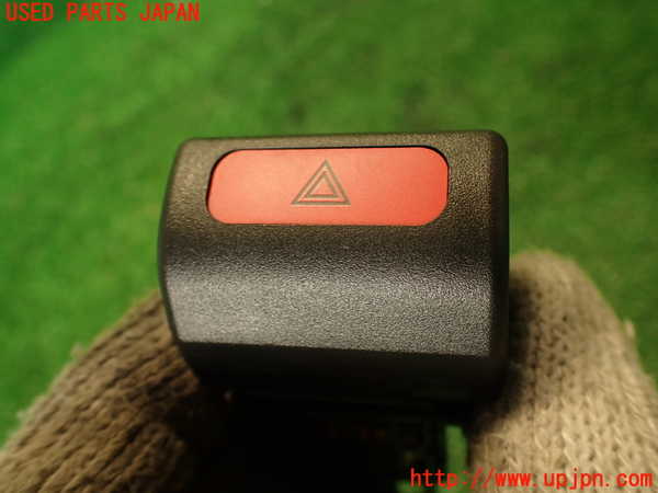 2UPJ-9241606290]フォレスター(SF5)ハザードスイッチ 中古_2