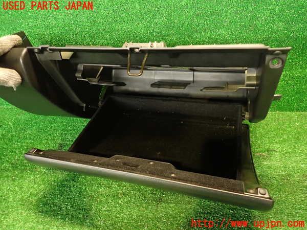 2UPJ-9241607516]フォレスター(SF5)グローブボックス1 中古_4