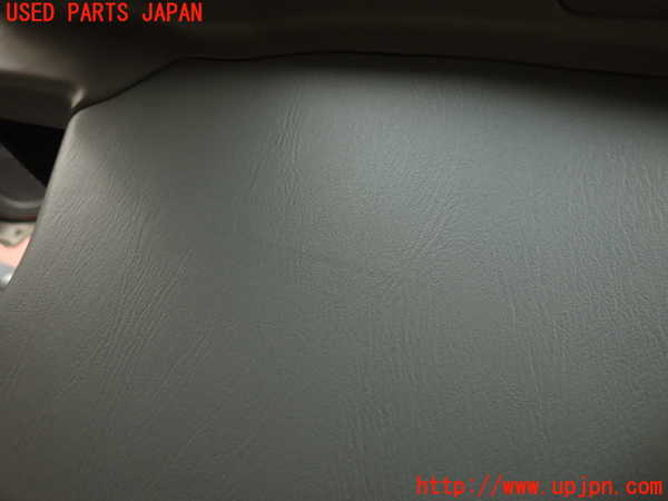 2UPJ-9241607675]フォレスター(SF5)右リアピラートリム 中古_3