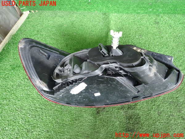 2UPJ-9241621530]VW シロッコR(13CDL)右テールランプ 中古_4