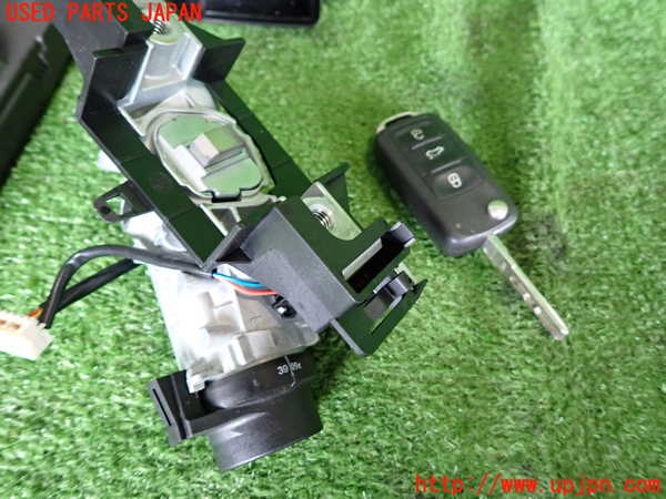 2UPJ-9241626110]VW シロッコR(13CDL)エンジンコンピューター 中古_4