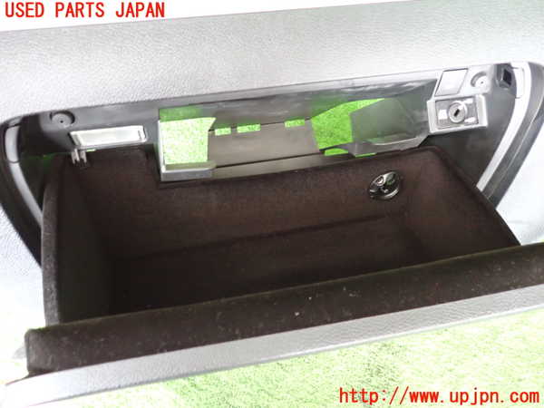2UPJ-9241627516]VW シロッコR(13CDL)グローブボックス1 中古_5