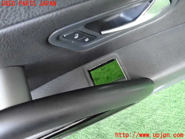 2UPJ-9241621234]VW シロッコR(13CDL)右ドア内張り 中古_4