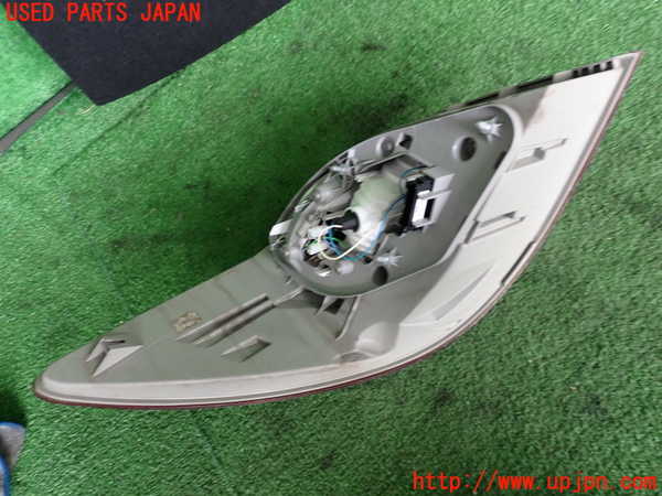 2UPJ-9241631530]ベンツ R350 4MATIC W251(251065)右テールランプ 中古_2