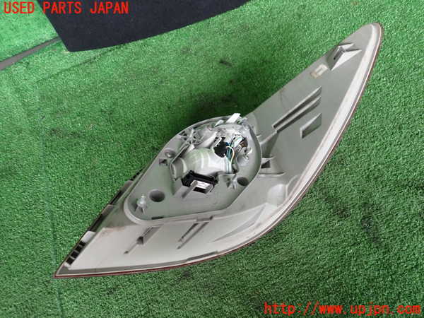2UPJ-9241631536]ベンツ R350 4MATIC W251(251065)左テールランプ 中古_2