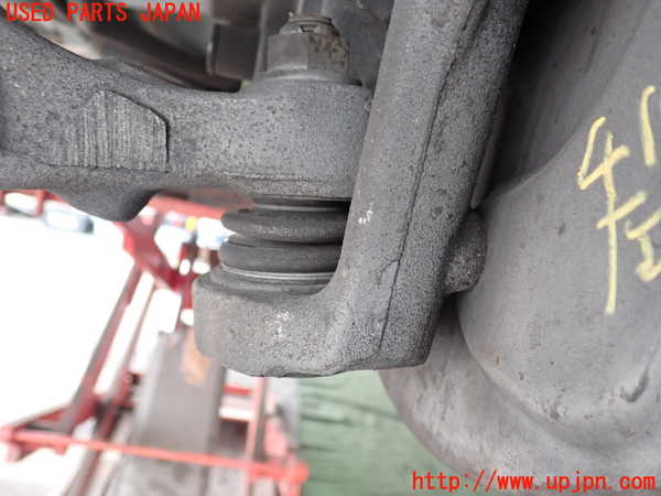 2UPJ-9241634295]ベンツ R350 4MATIC W251(251065)左フロントナックルハブ 中古_2