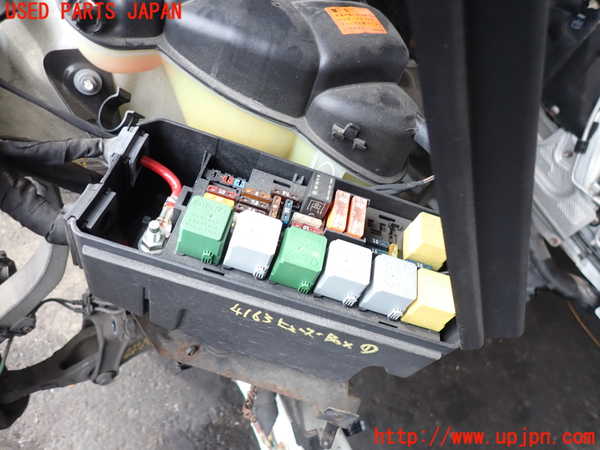 2UPJ-9241636741]ベンツ R350 4MATIC W251(251065)ヒューズボックス1(EGルーム内運転席側) 中古_2