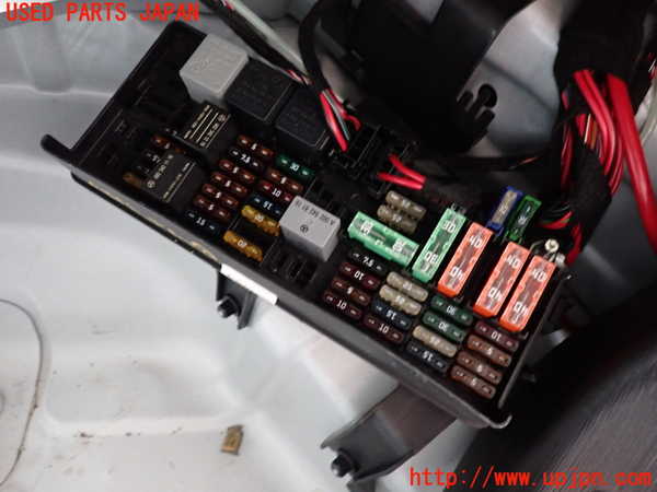 2UPJ-9241636742]ベンツ R350 4MATIC W251(251065)ヒューズボックス2(室内運転席側) 中古_2