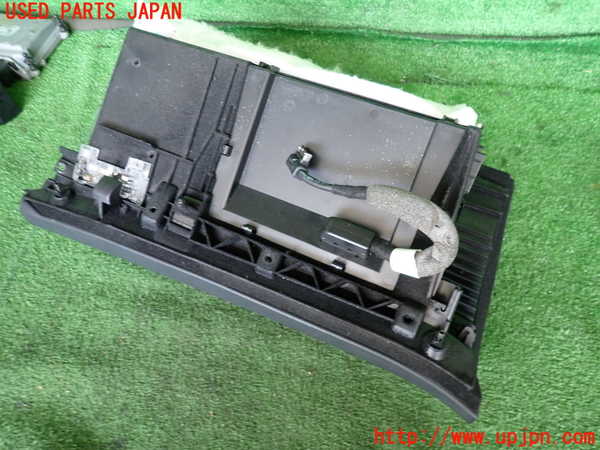2UPJ-9241637516]ベンツ R350 4MATIC W251(251065)グローブボックス1 中古_2