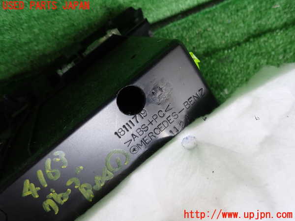 2UPJ-9241637516]ベンツ R350 4MATIC W251(251065)グローブボックス1 中古_5
