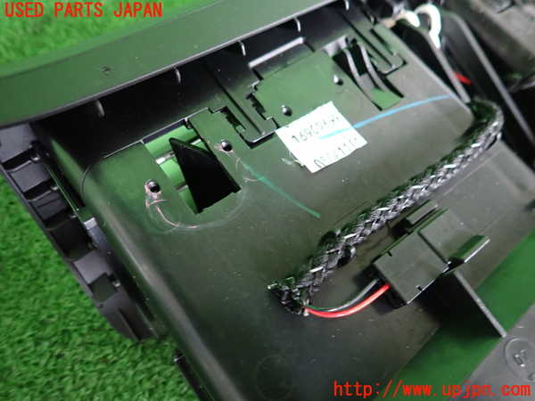 2UPJ-9241637526]ベンツ R350 4MATIC W251(251065)エアコン吹き出し口1(真中) 中古_3