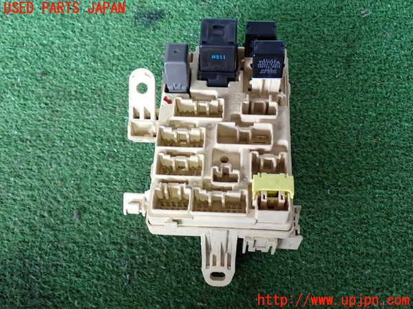 2UPJ-9241656741]ハイラックスサーフ(RZN185W)ヒューズボックス1(室内運転席側) 中古_2