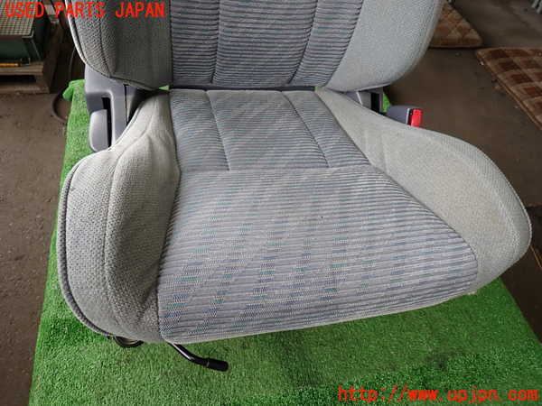 2UPJ-9241657035]ハイラックスサーフ(RZN185W)運転席シート 中古_2
