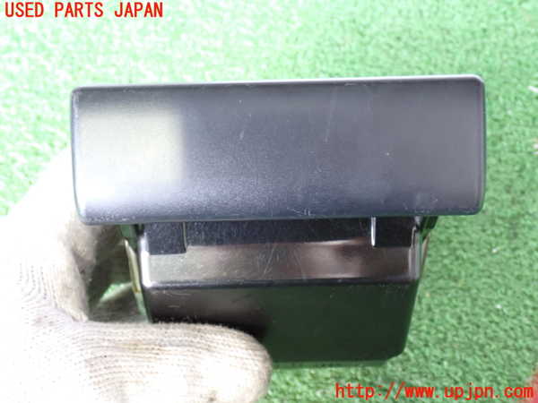 2UPJ-9241657821]ハイラックスサーフ(RZN185W)灰皿1 中古_3