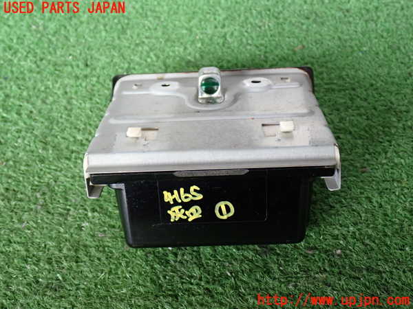 2UPJ-9241657821]ハイラックスサーフ(RZN185W)灰皿1 中古_4