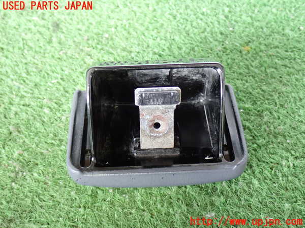 2UPJ-9241657822]ハイラックスサーフ(RZN185W)灰皿2 中古_2