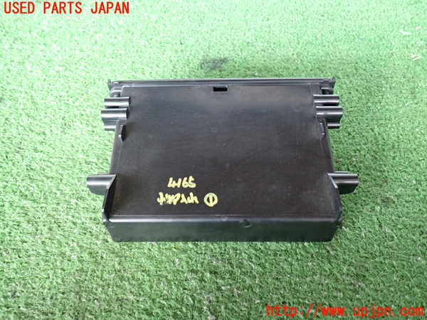 2UPJ-9241657841]ハイラックスサーフ(RZN185W)小物入れ1 中古_3