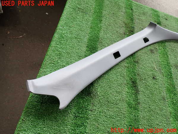 2UPJ-9241657655]ハイラックスサーフ(RZN185W)右フロントピラートリム 中古_2