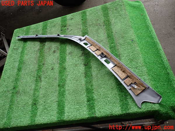 2UPJ-9241657655]ハイラックスサーフ(RZN185W)右フロントピラートリム 中古_4