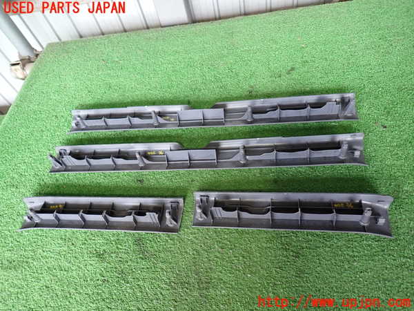 2UPJ-9241657740]ハイラックスサーフ(RZN185W)スカッフプレート 中古_5