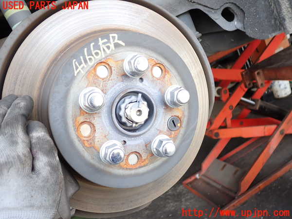 2UPJ-9241664300]セルシオ(UCF30)右リアナックルハブ 中古_2