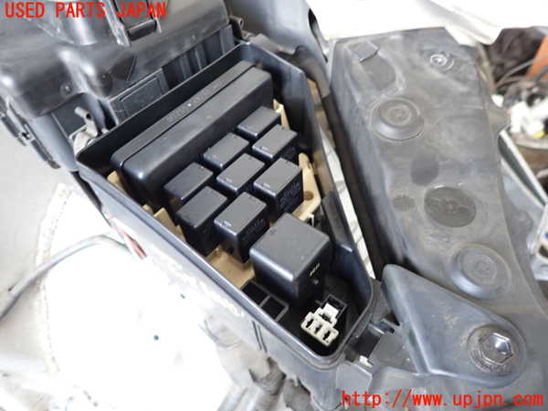 2UPJ-9241666743]セルシオ(UCF30)ヒューズボックス3(EGルーム内助手席側) 中古_2