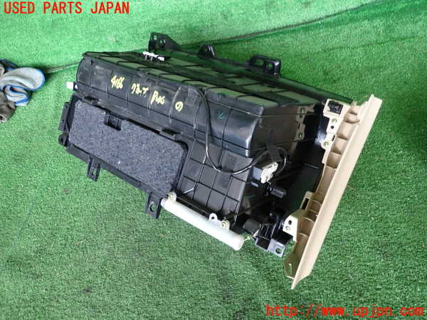 2UPJ-9241667516]セルシオ(UCF30)グローブボックス1 中古_3